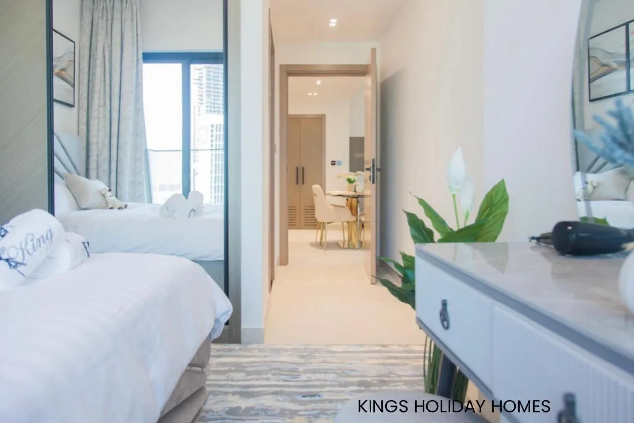 Guest house Binghatti Canal With Private Jacuzzi Burj Khalifa View Kings Dubai United Arab Emirates