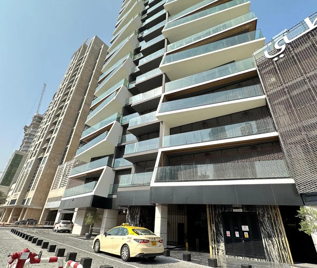 Guest house Binghatti Canal With Private Jacuzzi Burj Khalifa View Kings Dubai
