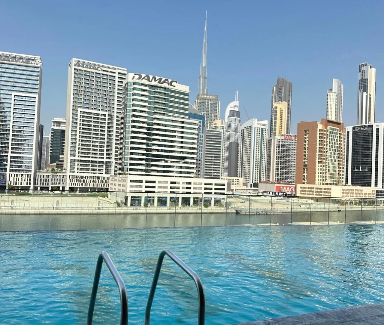 Guest house Binghatti Canal With Private Jacuzzi Burj Khalifa View Kings Dubai