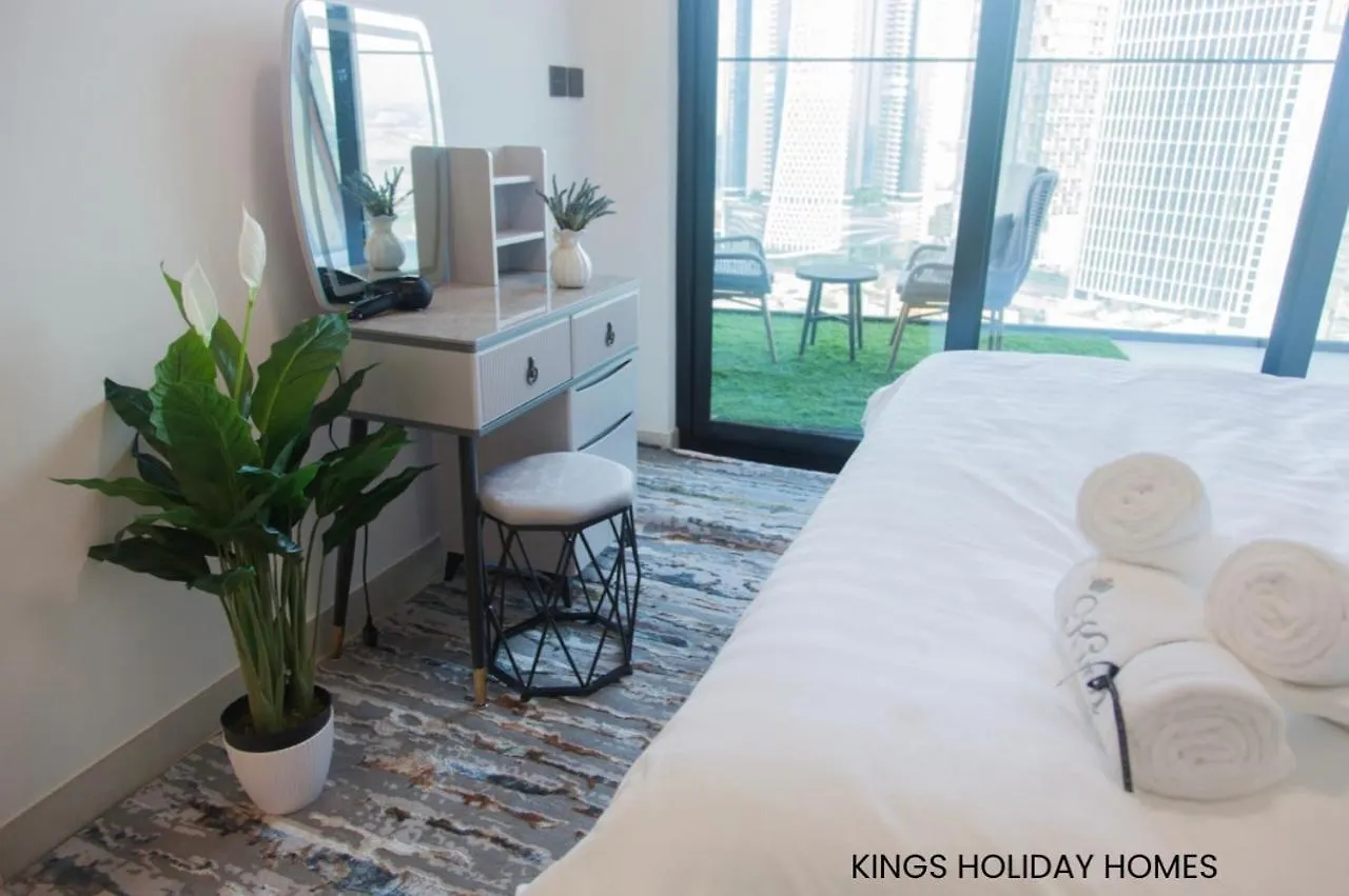 Guest house Binghatti Canal With Private Jacuzzi Burj Khalifa View Kings Dubai United Arab Emirates